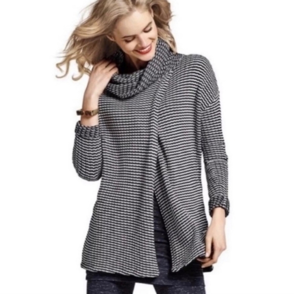 Cabi Fergie Split Knit Cowl Turtleneck Sweater SzM #3167 - Picture 1 of 8